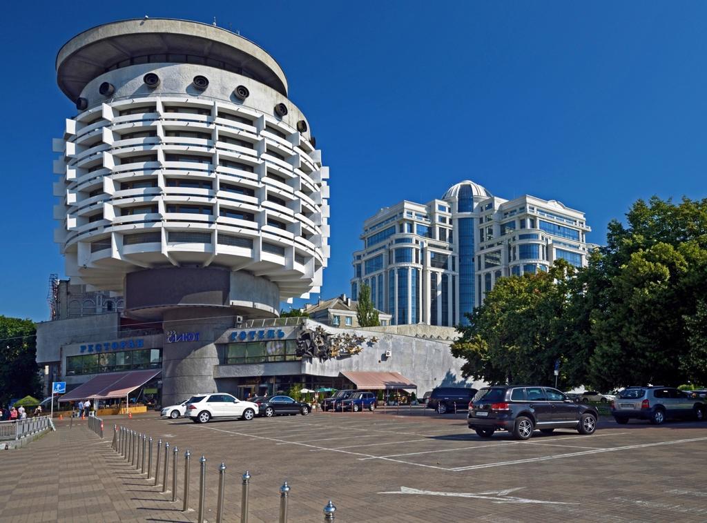Salute Hotel Kiev Luaran gambar