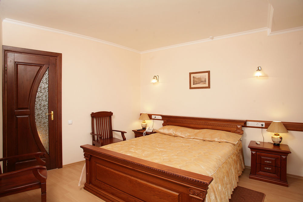 Salute Hotel Kiev Luaran gambar