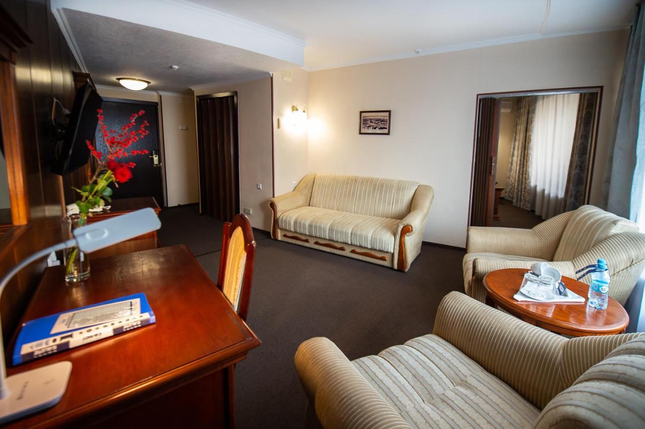 Salute Hotel Kiev Luaran gambar