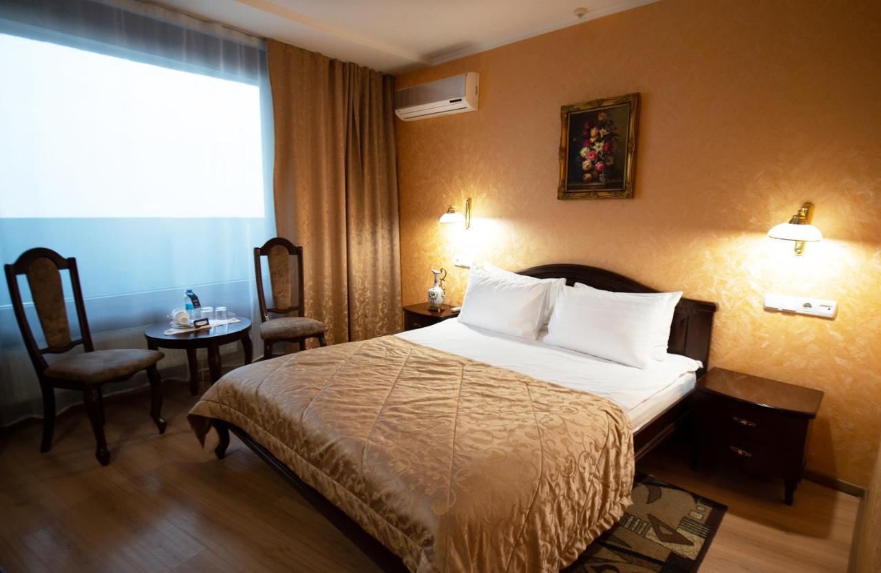 Salute Hotel Kiev Luaran gambar